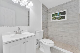 832 NW 28th St in Wilton Manors, FL - Building Photo - Building Photo