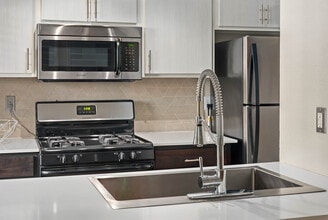 The Cortesian Apartments in Scottsdale, AZ - Foto de edificio - Building Photo