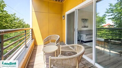 3300 East-West Hwy, Unit 422 in Hyattsville, MD - Foto de edificio - Building Photo