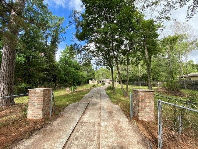 property at 17112 Bending Oaks