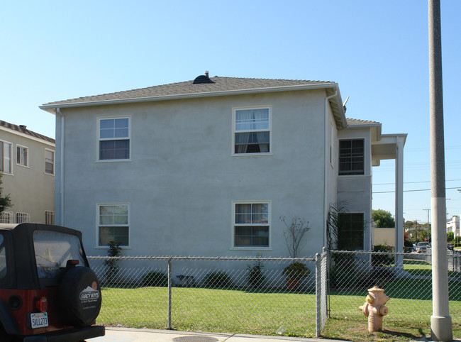 8750 Guthrie Ave in Los Angeles, CA - Building Photo - Building Photo