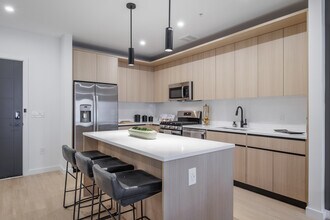 The Marq Teaneck in Teaneck, NJ - Foto de edificio - Interior Photo