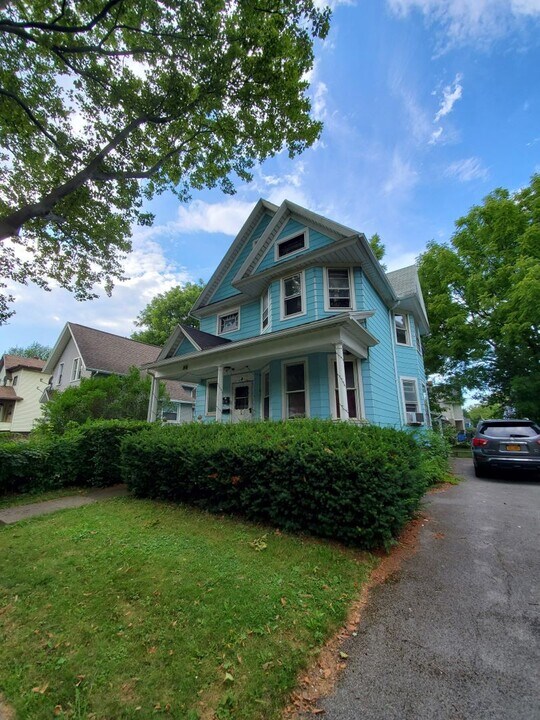 86 Glendale Park in Rochester, NY - Building Photo