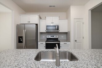 406 Kinnerton Pl in Pineville, NC - Building Photo - Building Photo