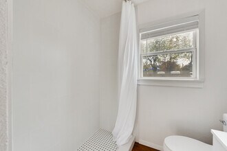 202 Pine St in Arlington, TX - Building Photo - Building Photo