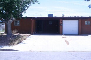 4943 E Lana Dr in Las Vegas, NV - Building Photo
