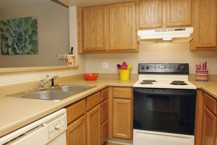 Toscana Apartments in Arvada, CO - Building Photo - Building Photo