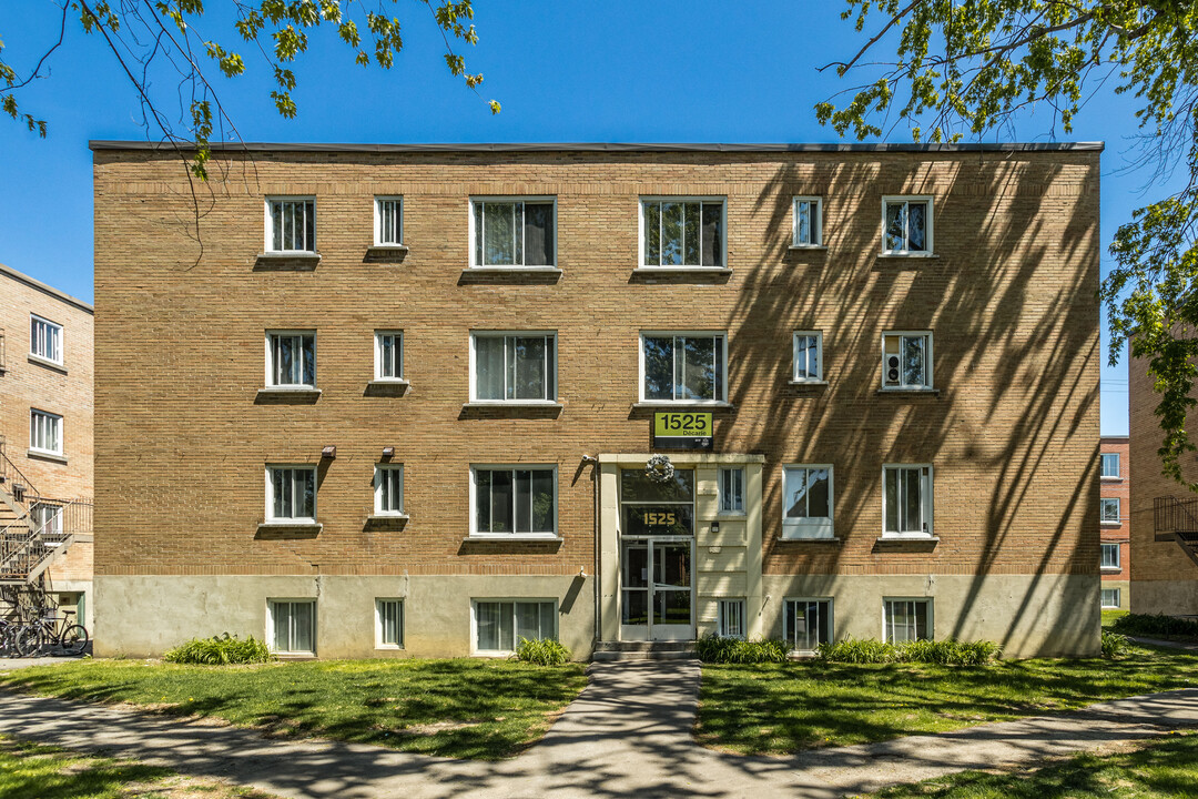 Norgate Apartments in St. Laurent, QC - Building Photo