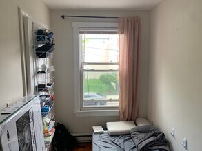 96 Hammond St, Unit 2 in Boston, MA - Foto de edificio - Building Photo