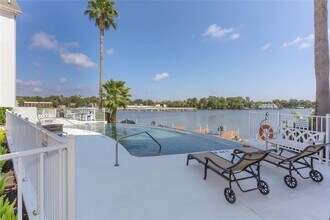 168 Lake Point Blvd in Montgomery, TX - Foto de edificio - Building Photo