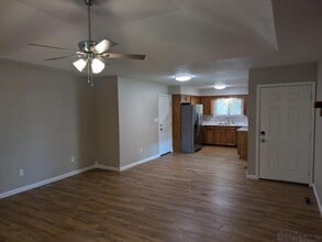 530 E Redwood St in Springfield, MO - Building Photo - Building Photo