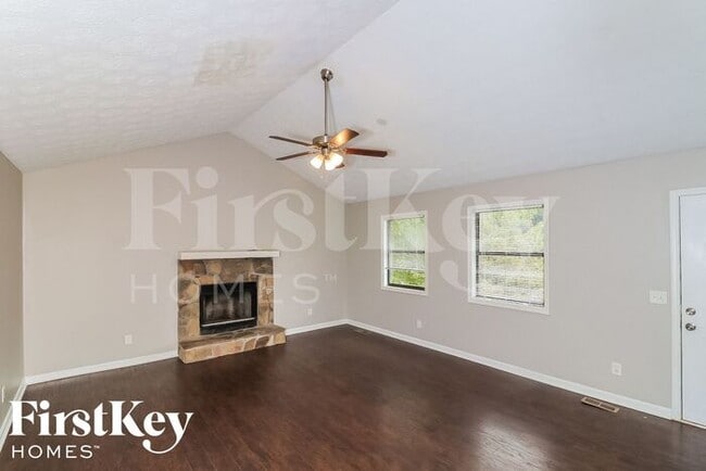 1190 Lightfoot Dr in Canton, GA - Building Photo - Building Photo