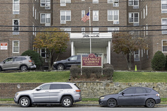 Glendale Gardens in Yonkers, NY - Building Photo - Building Photo