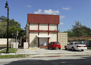 2212 SW 3rd Ave in Miami, FL - Foto de edificio - Building Photo