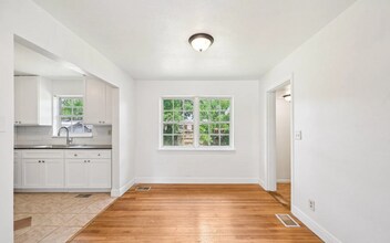 6013 Woodside Dr in Jacksonville, FL - Building Photo - Building Photo