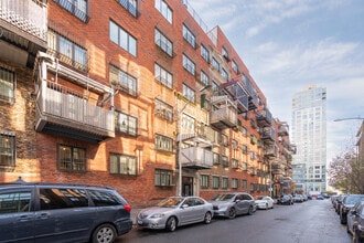 34 S 9th St in Brooklyn, NY - Foto de edificio - Building Photo