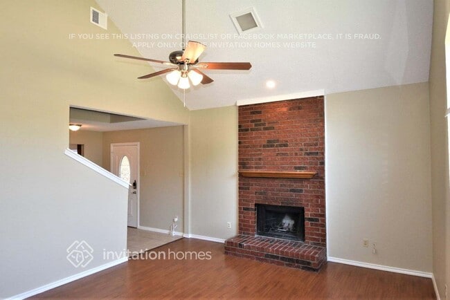 2018 Falcon Ridge Dr in Carrollton, TX - Building Photo - Building Photo