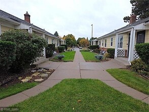 656 Cleveland Ave S in St. Paul, MN - Building Photo - Building Photo