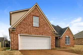 115 Clear Springs Dr in Oakland, TN - Foto de edificio - Building Photo