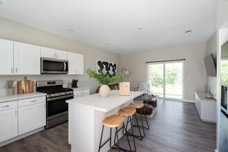 6237 Hobart St in San Diego, CA - Building Photo - Building Photo