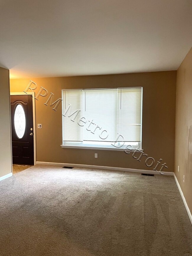 33633 Cheryl St in Clinton Township, MI - Building Photo - Building Photo