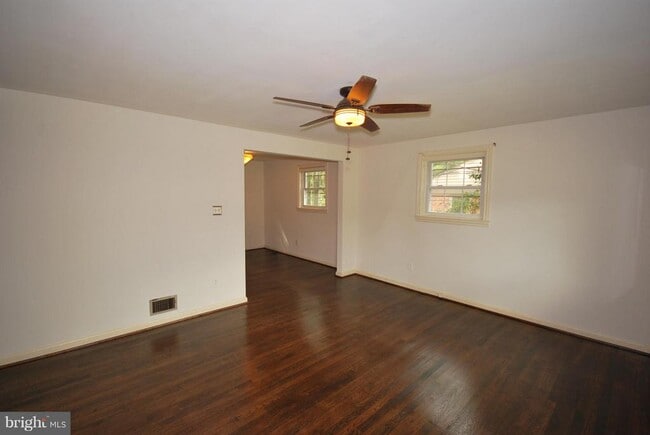 10720 Tenbrook Dr in Silver Spring, MD - Building Photo - Building Photo