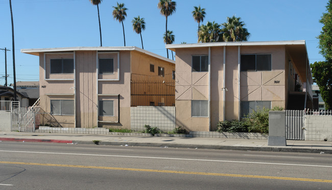 7627 S Broadway in Los Angeles, CA - Foto de edificio - Building Photo