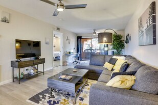 12212 N Paradise Village Pkwy W, Unit SI FL4-ID1580656P in Phoenix, AZ - Building Photo
