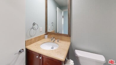 5655 Como Cir in Los Angeles, CA - Building Photo - Building Photo