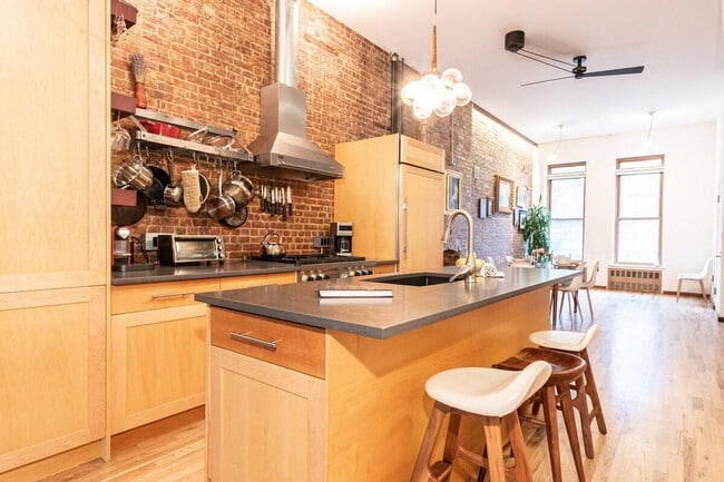 103 W 122nd St in New York, NY - Building Photo - Building Photo