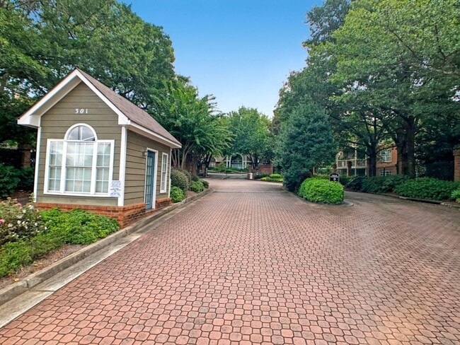 807 McGill Park Ave NE in Atlanta, GA - Building Photo - Building Photo