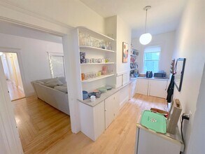 22 Upland Rd, Unit 1 in Cambridge, MA - Building Photo - Building Photo