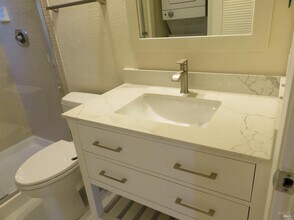 100 Lucky Dr in Corte Madera, CA - Building Photo - Building Photo