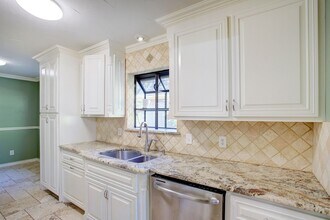 1513 Capetown Dr in Grand Prairie, TX - Building Photo - Building Photo