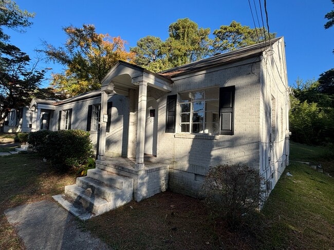 1404 Briarcliff Dr