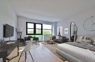 171 Suffolk St, Unit 5G in New York, NY - Building Photo