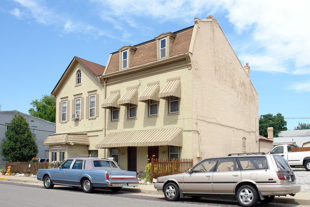 117-119 N 3rd Ave in Evansville, IN - Building Photo