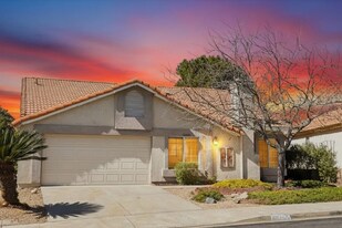 10665 Cherry Hills Dr in Cherry Valley, CA - Building Photo