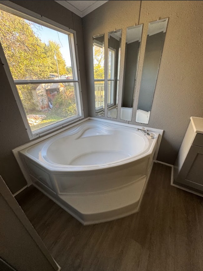 422 N 4th Ave in Columbus, KS - Building Photo - Building Photo