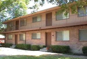 Central North in Richardson, TX - Building Photo
