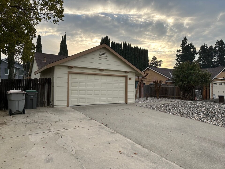 2897 Mareca Way in West Sacramento, CA - Building Photo