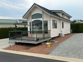 1000 WA-150 in Manson, WA - Building Photo - Building Photo