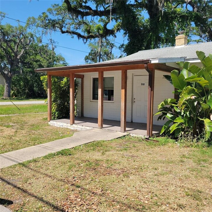 701-705 S Palmetto Ave in Daytona Beach, FL - Building Photo