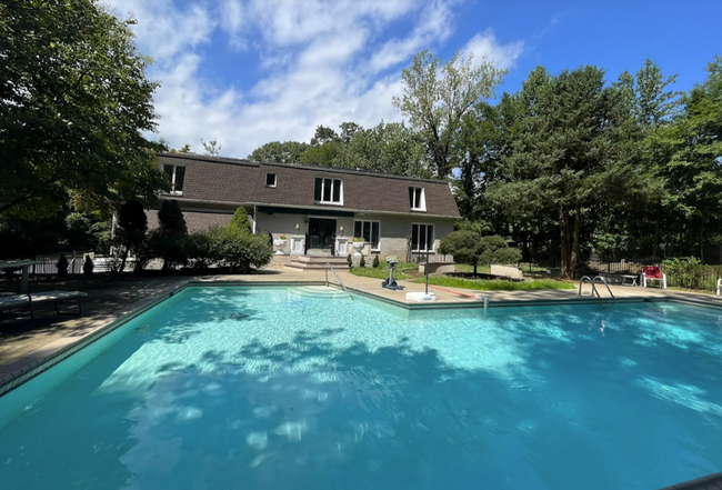 200 Hillside Ave in Cresskill, NJ - Building Photo - Building Photo