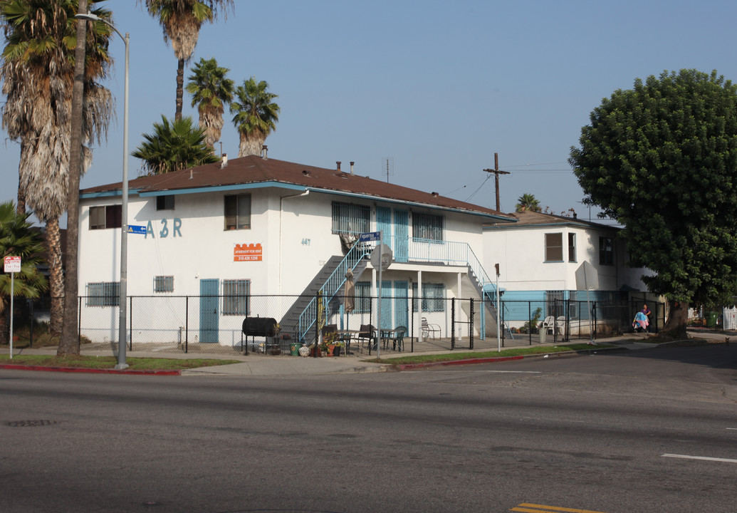 447 W 111th St in Los Angeles, CA - Building Photo