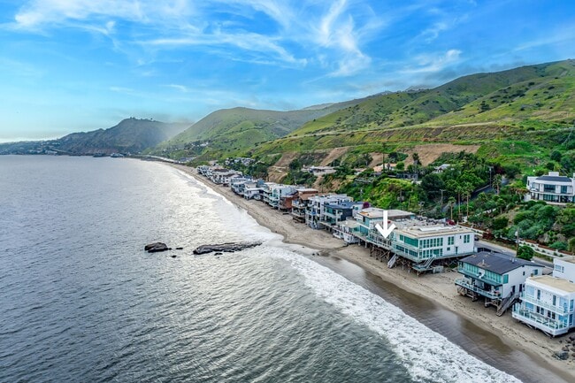 25234 Malibu Rd in Malibu, CA - Building Photo - Building Photo
