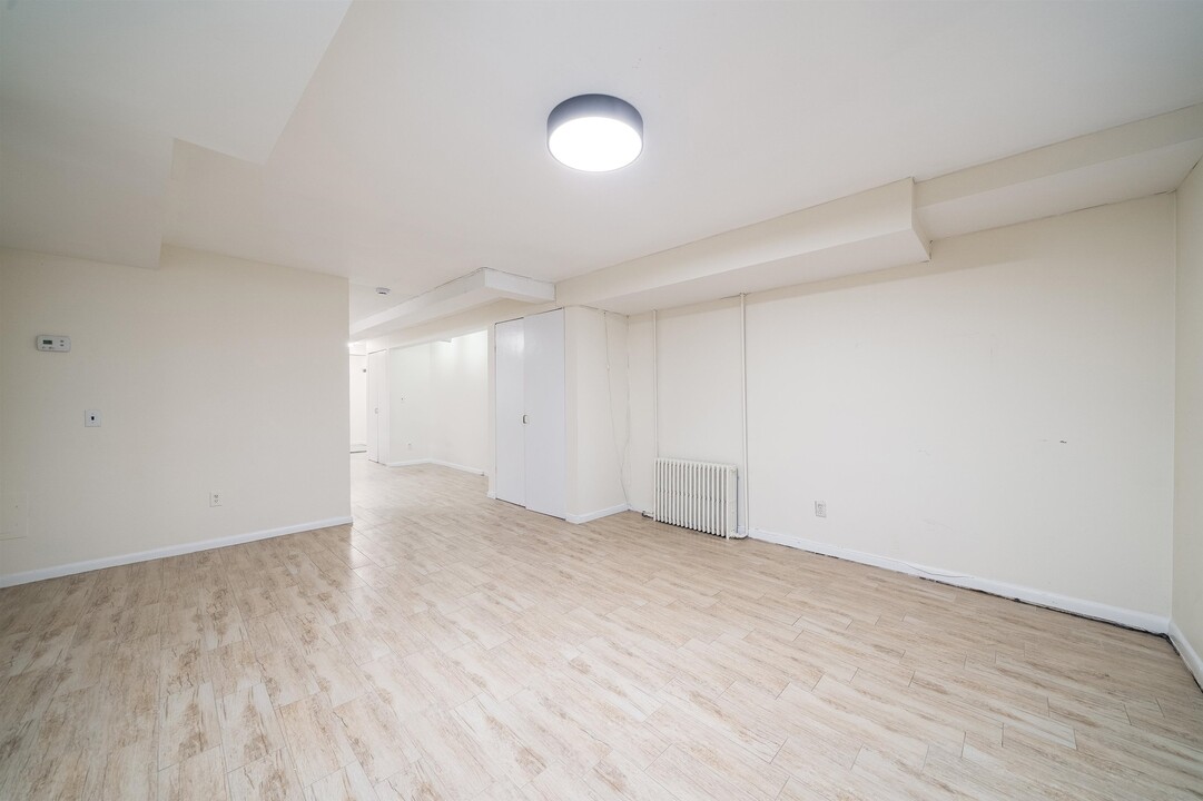 1205 Bloomfield St in Hoboken, NJ - Building Photo
