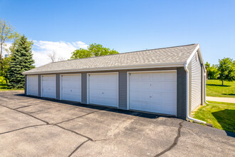 Valley View in Cedar Rapids, IA - Foto de edificio - Building Photo