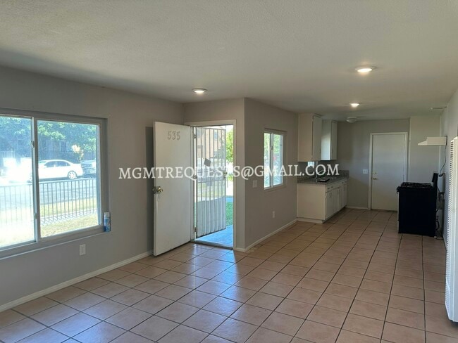 539 W Shamrock St in Rialto, CA - Building Photo - Building Photo