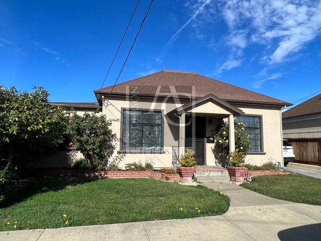 12 8th St in Watsonville, CA - Building Photo - Building Photo